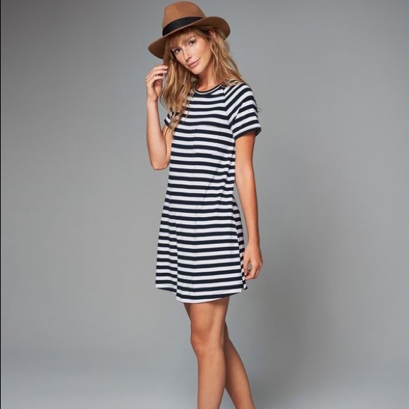 Abercrombie & Fitch Dresses & Skirts - Abercrombie & Fitch striped T-shirt dress